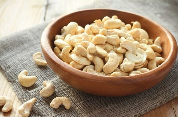 Cashews on the men's menu have a positive effect on the quality of intimate life. 